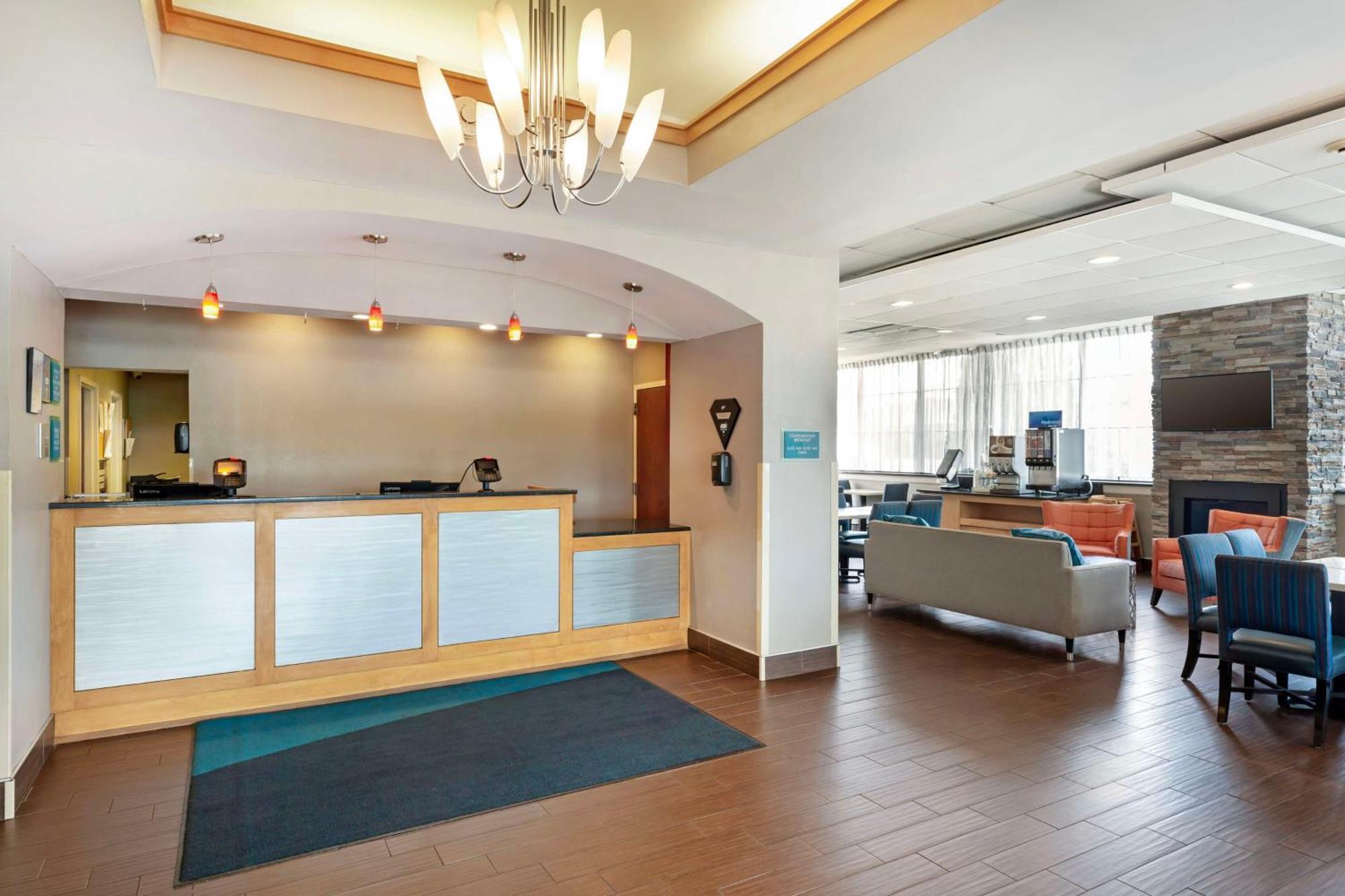 เบสต์ เวสเทิร์น ฮาร์ตฟอร์ด โฮเต็ล แอนด์ สวีท Hotel ภายนอก รูปภาพ